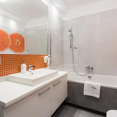 Exclusive Centre Aparthotel 4*