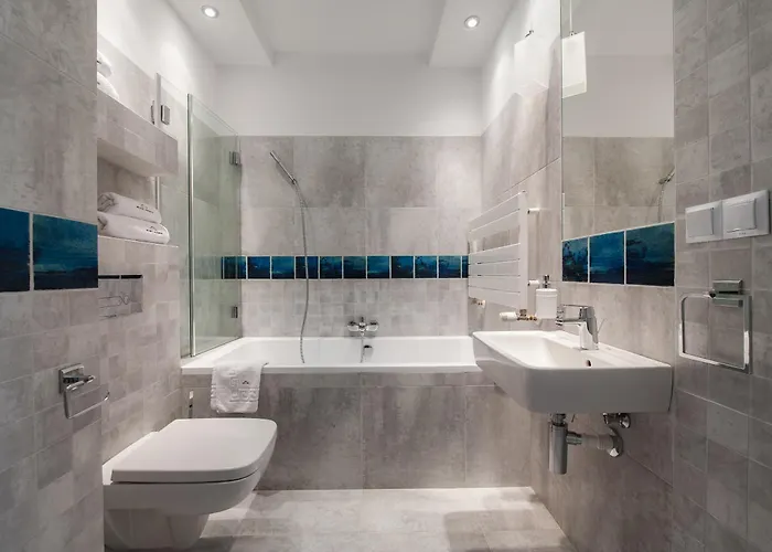 Aparthotel Inqse Centre 4*