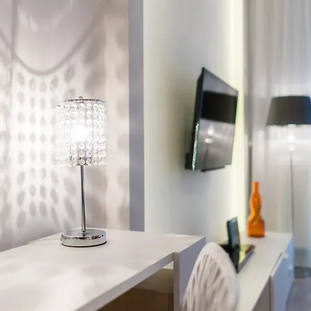 アパートホテル Inqse Centre 4*