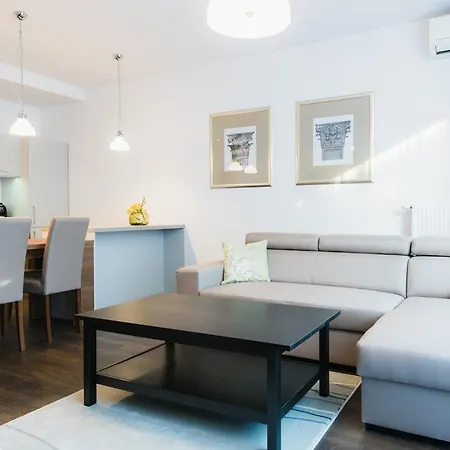 Inqse Centre شقة فندقية